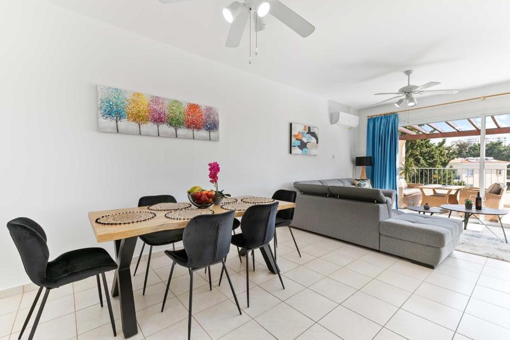 Penthouse Carina Lejlighed Paphos Eksteriør billede