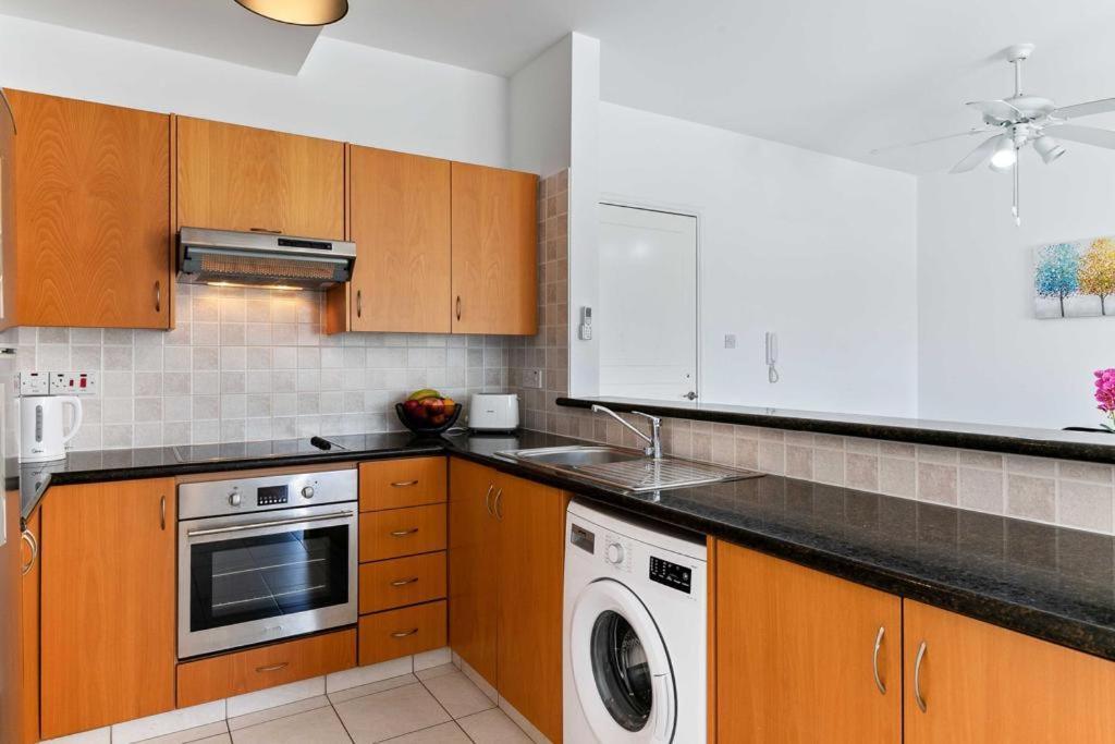 Penthouse Carina Lejlighed Paphos Eksteriør billede