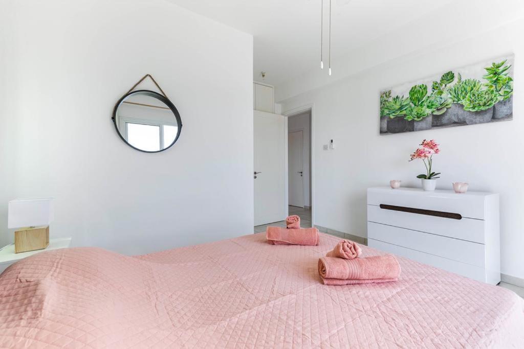 Penthouse Carina Lejlighed Paphos Eksteriør billede